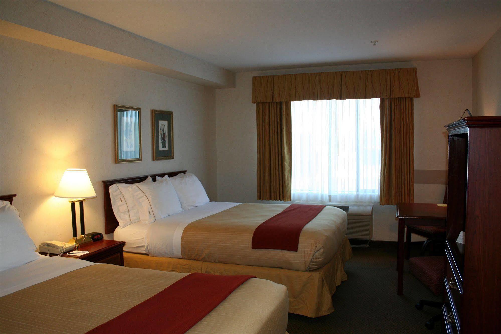 Evergreen & Hotel